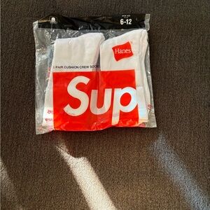 Hanes White Cushion Crew Socks